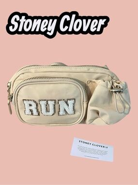 Stoney Clover Pre-customnized sand sporty fanny pack with blanc mini glitter RUN